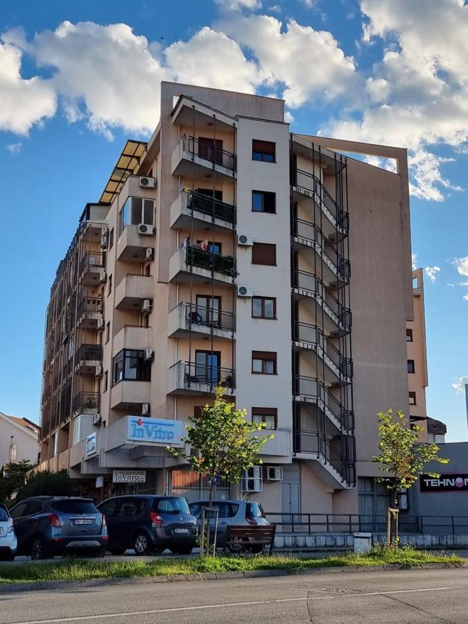 Comfort One Bedroom Apartment 波德戈里察 外观 照片