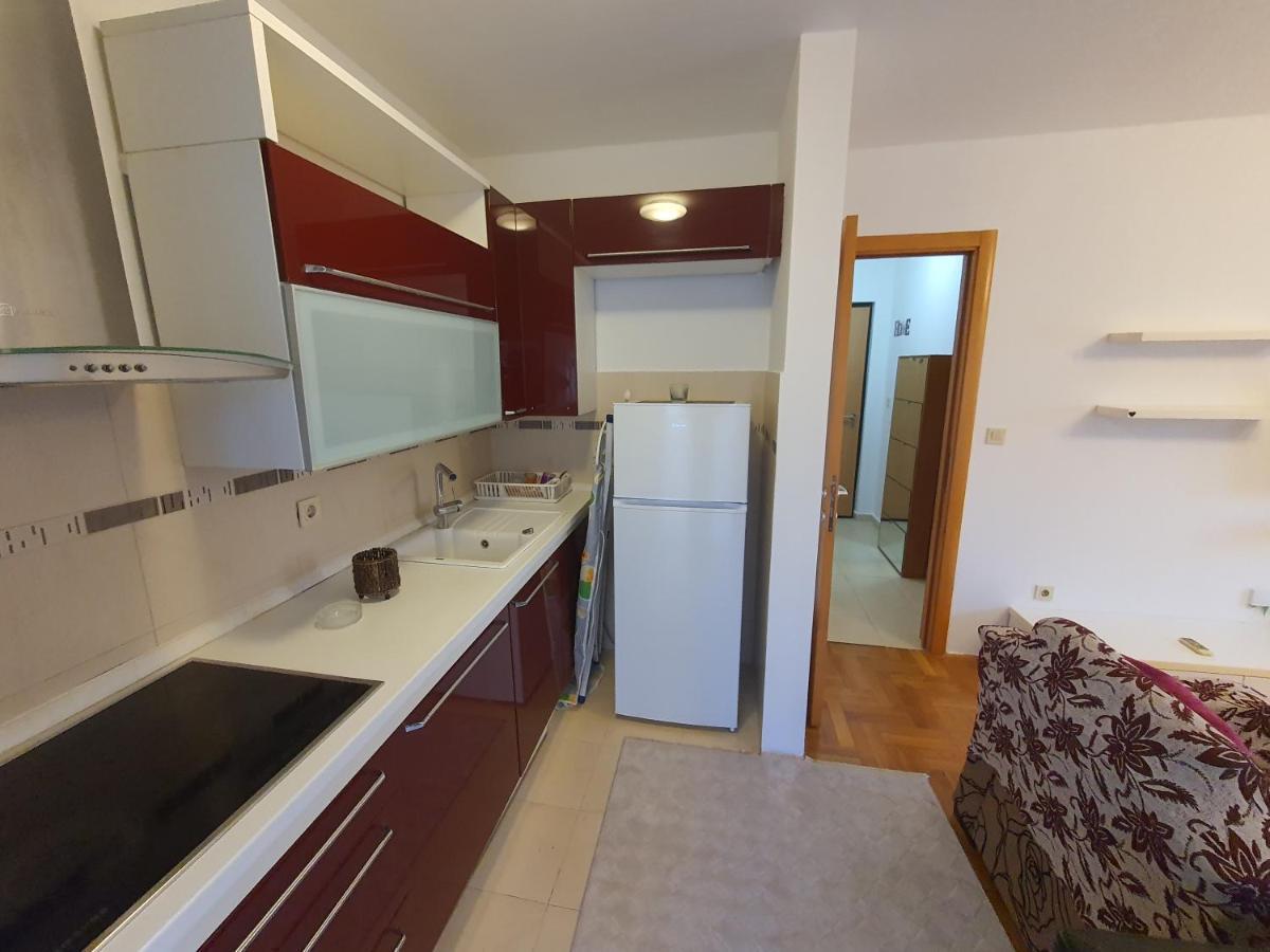Comfort One Bedroom Apartment 波德戈里察 外观 照片